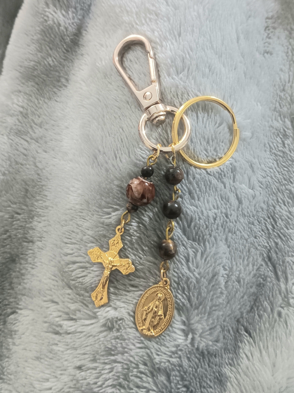 Cross & Medallion Beaded Keychain in Gold & Black Like New